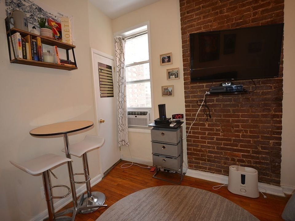 1st image of 300 E 92nd St #2BB