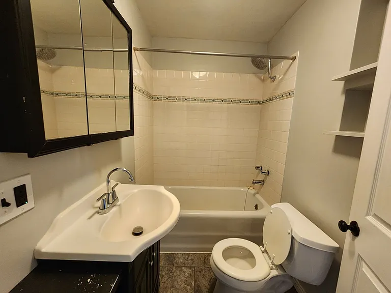 1306 W Gillespie Ave — Photo 9