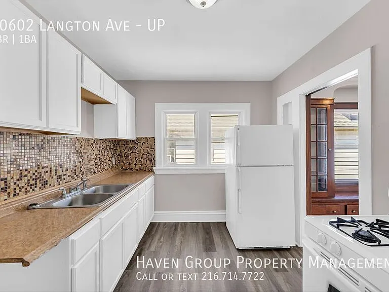 10602 Langton Ave #UP — Photo 11
