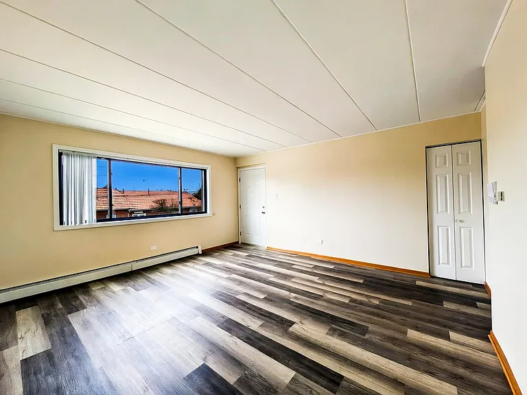 14019 Kilpatrick Ave #2S — Photo 3