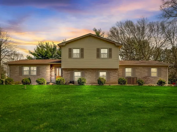 1572 Rolling Ridge Rd, Shelbyville, IN 46176