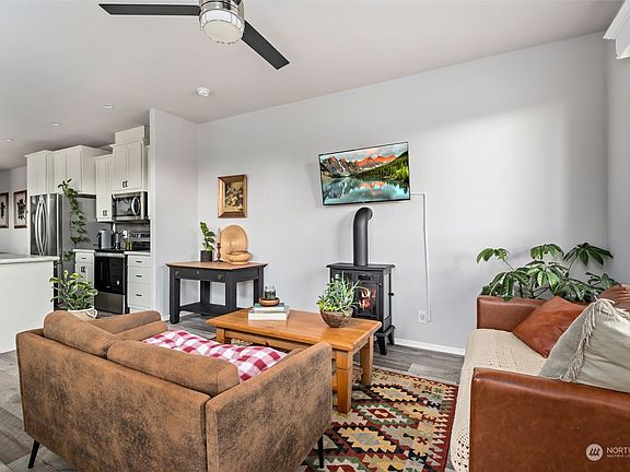 3rd image of 630 Ocean View Drive
