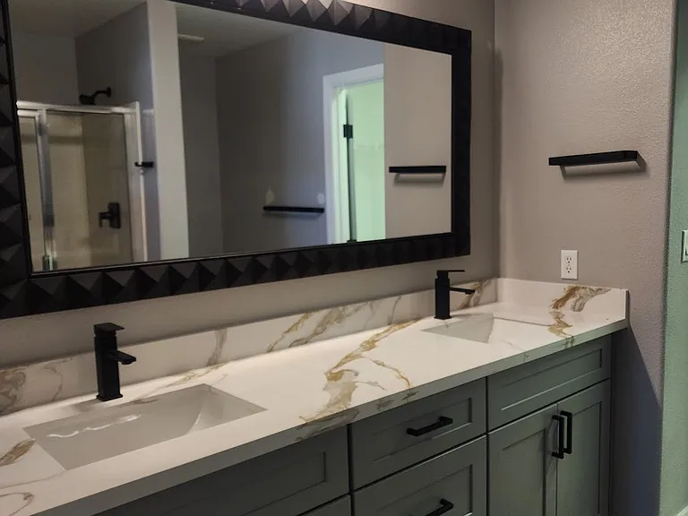 Master bathroom downstairs