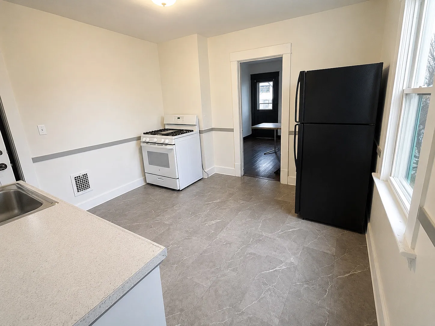 2 bed, 1396 sqft, $1,150 — Photo 1