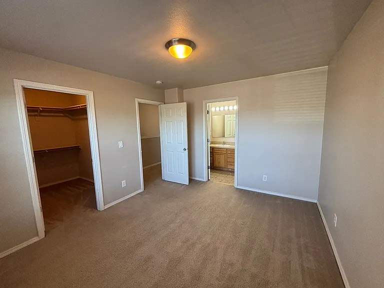 4115 Geranium Loop NE — Photo 16