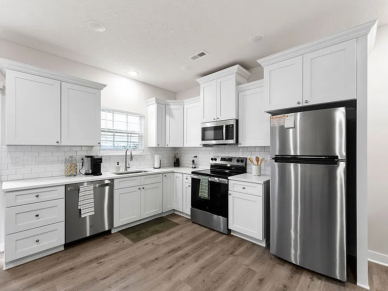 Sandstone Pointe Townhomes — Photo 14
