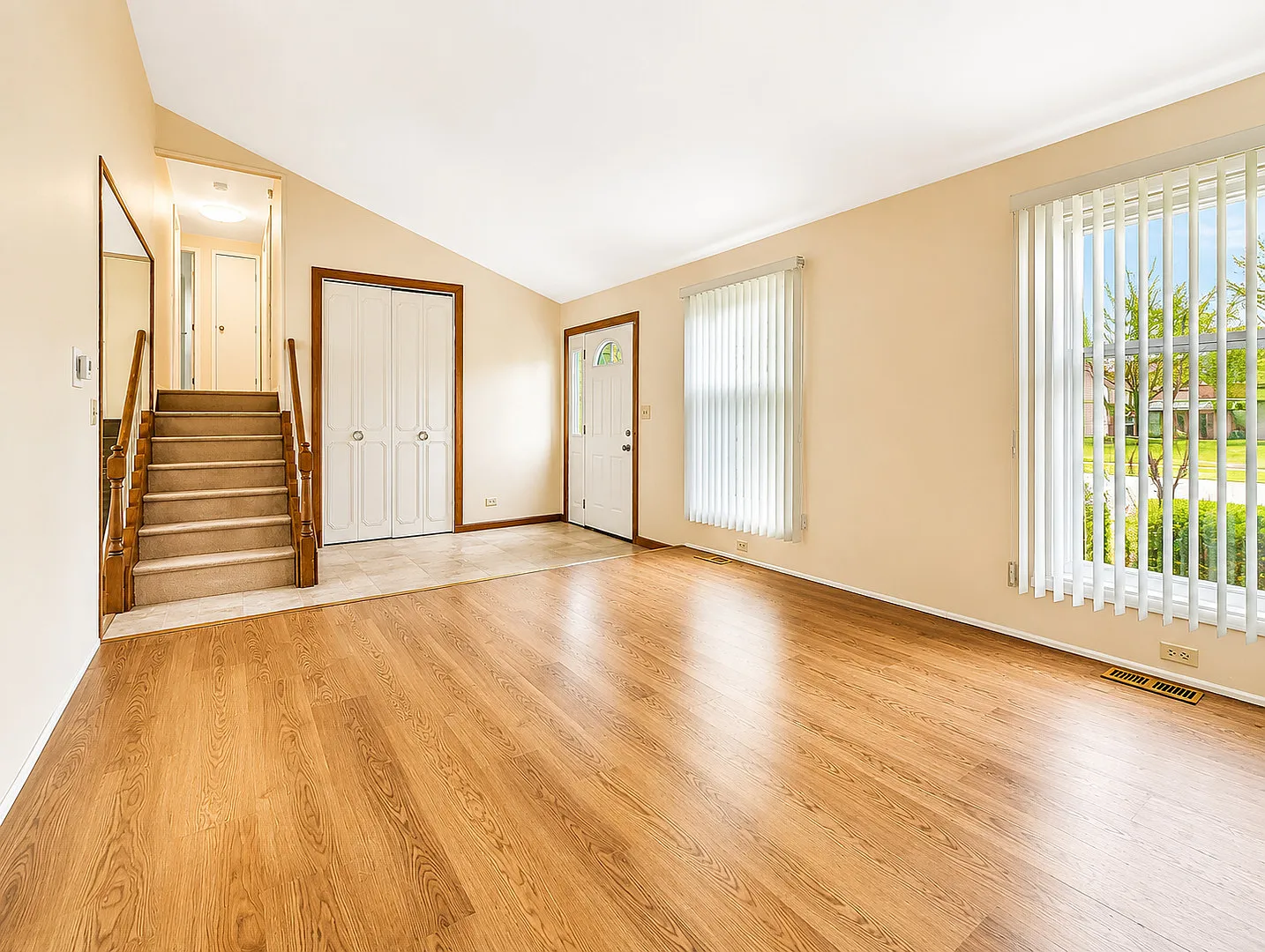 4 bed, 1.5 bath, 1706 sqft, $3,250 — Photo 3