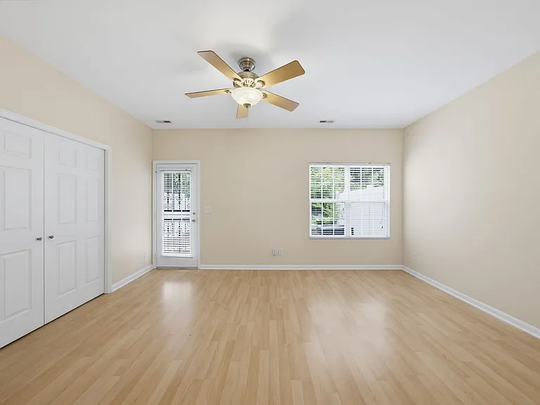106 Anterbury Dr — Photo 13