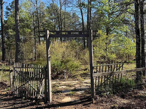 4th image of 490 Otis Rd