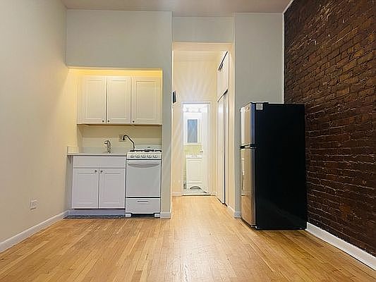 1st image of 304 E 81st St #2