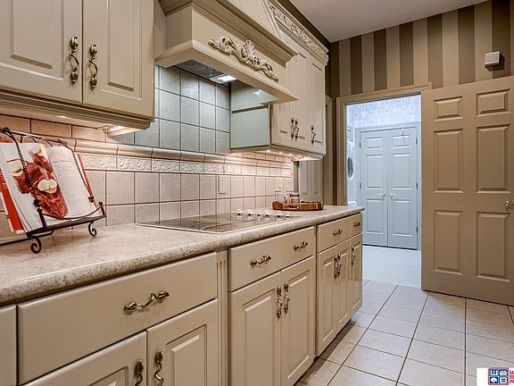 5th image of 2952 Park Place Dr