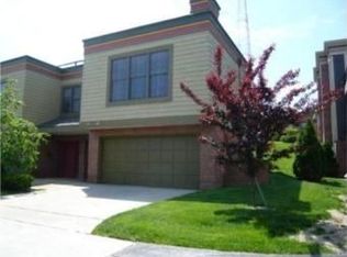 824 SW Windjammer Dr, Lees Summit, MO 64082