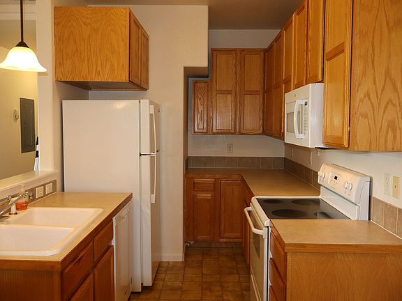 4th image of 355 Buffalo Dr Unit A