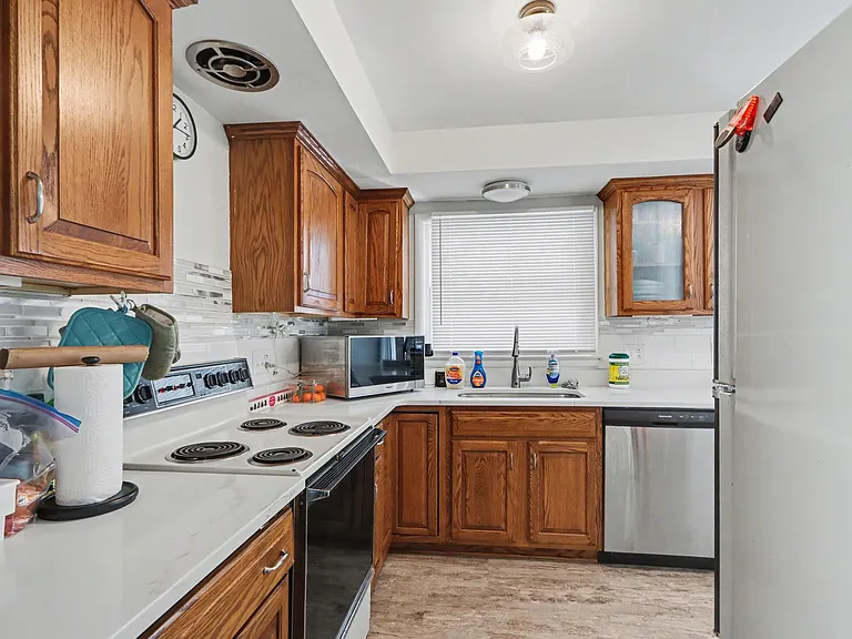 3728 Canterbury Ave — Photo 8