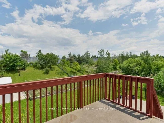 106 Pennyroyal Cres — Photo 16
