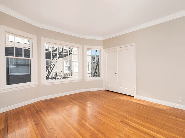 1842 Jefferson St #205 — Photo 4