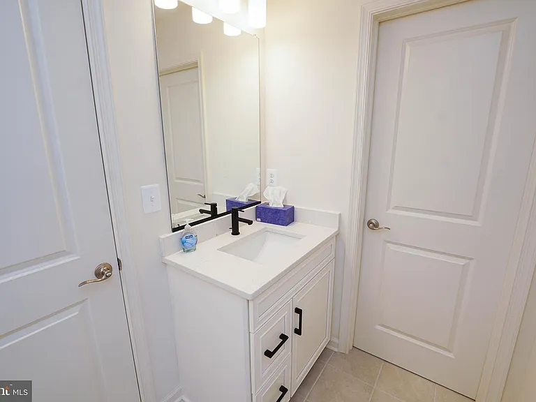 414 Waterfield Ct — Photo 41