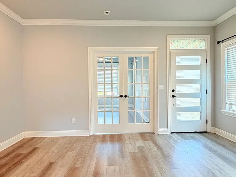 2310 SW Poppy St — Photo 5