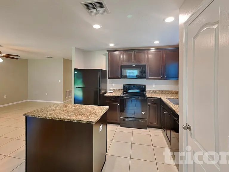 2786 Flynn St — Photo 7