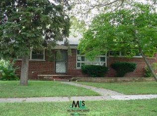 22030 Avon Rd, Oak Park, MI 48237