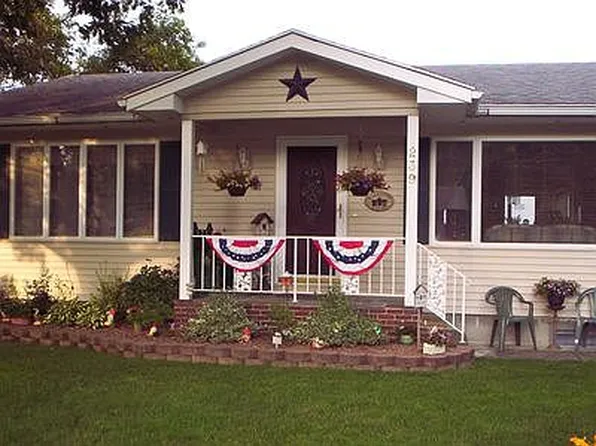 239 Oak Tree Dr, Penn Yan, NY 14527