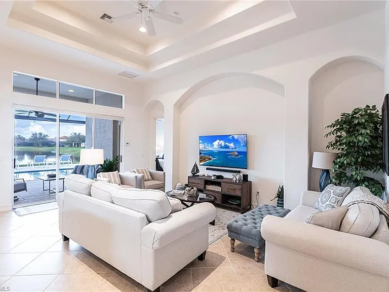 7863 Valencia Ct — Photo 9
