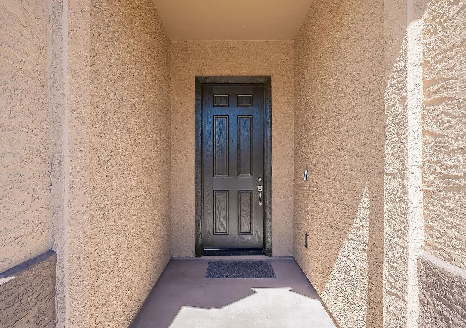 Bright & Spacious 4-Bed Home with 3-Car Garage in Gladden Farms! — Photo 3