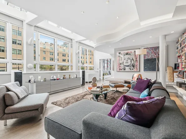 301 East 52nd Street image 1 of 30