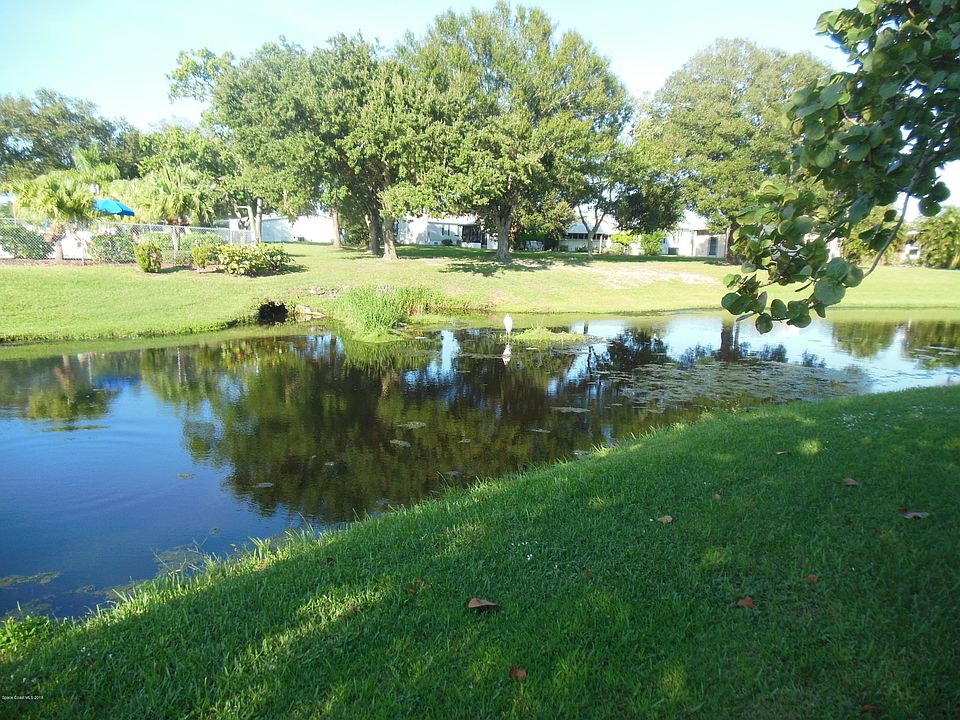 1st image of 902 Waterway Dr