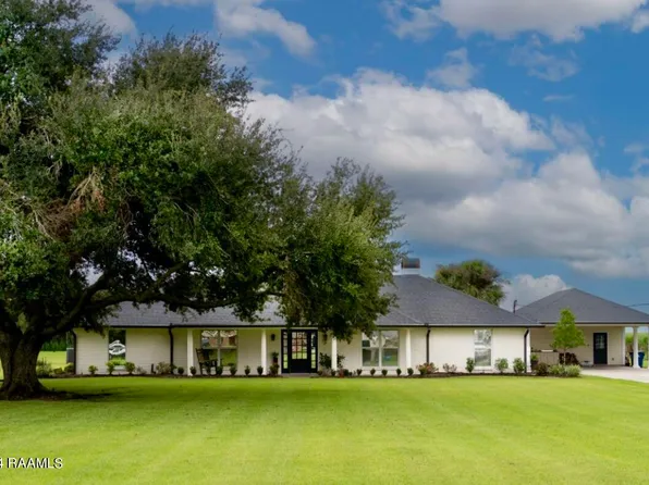 1011 Robert St, Saint Martinville, LA 70582