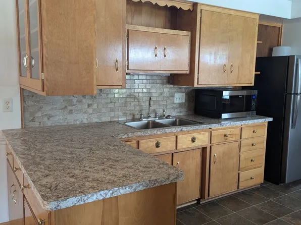 1400 13th Ave NE, 1400 13th Ave NE APT 1, Willmar, MN 56201