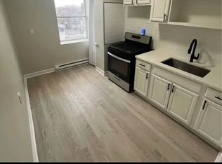148 Palm St #8R, Newark, NJ 07106