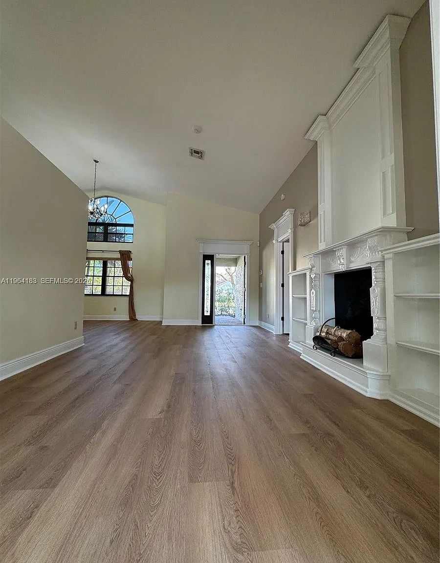 3 bed, 1922 sqft, $4,900 — Photo 4