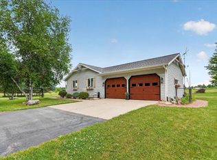 W8127 Dumke Road, Portage, WI 53901