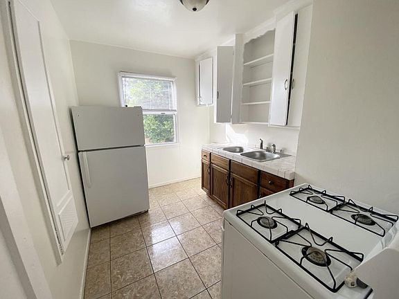 4th image of 5664 San Vicente Blvd #5664