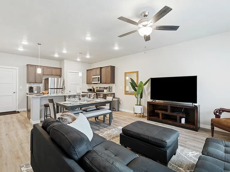 471 N Tessa Ln — Photo 13