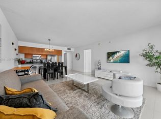 1200 Brickell Bay Dr APT 3908, Miami, FL 33131