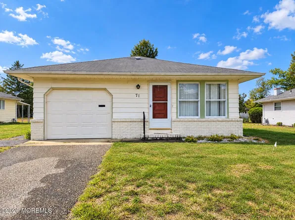 71 Guadeloupe Drive, Toms River, NJ 08757