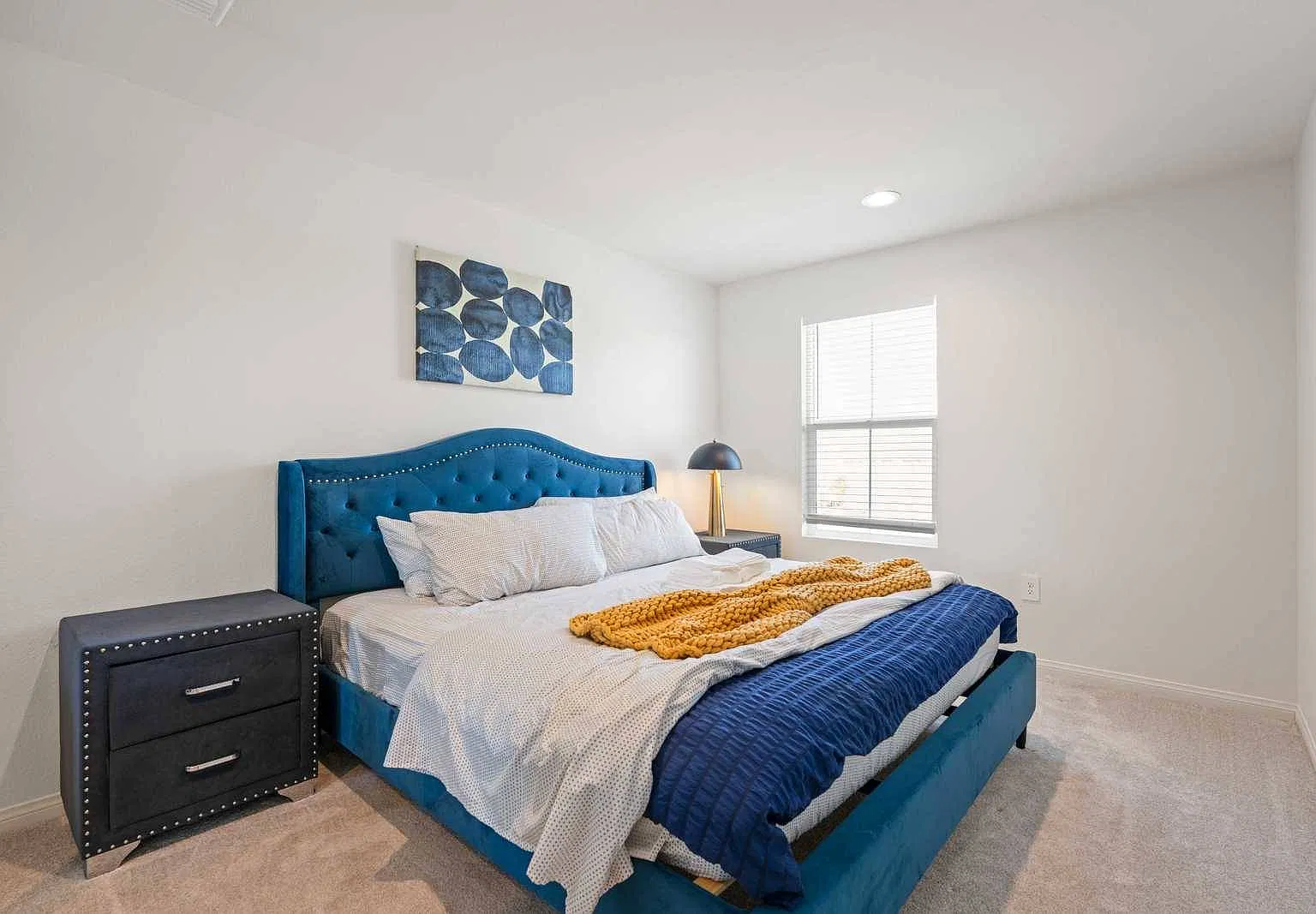 5 bed, 2800 sqft, $7,200 — Photo 4
