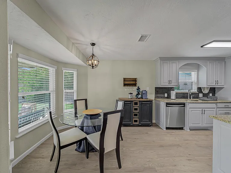 Dinning room table