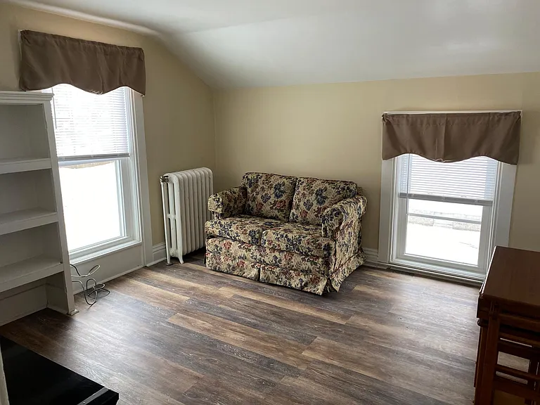 211 Keyes Ave #4 — Photo 2