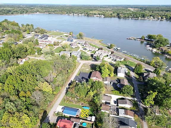 4th image of 17475 Beach Ln