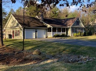 34 Grey Oak Ln, South Deerfield, MA 01373