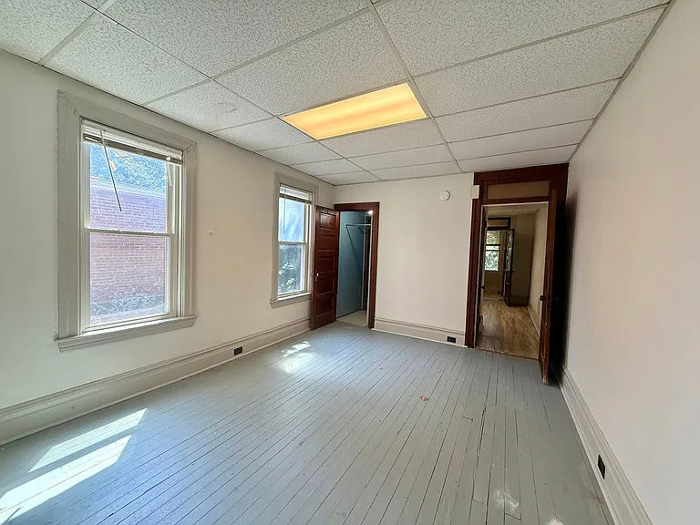 626 W Lemon St #2R — Photo 3