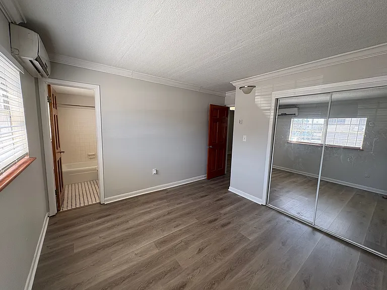 3112 W Horatio St #40 — Photo 5
