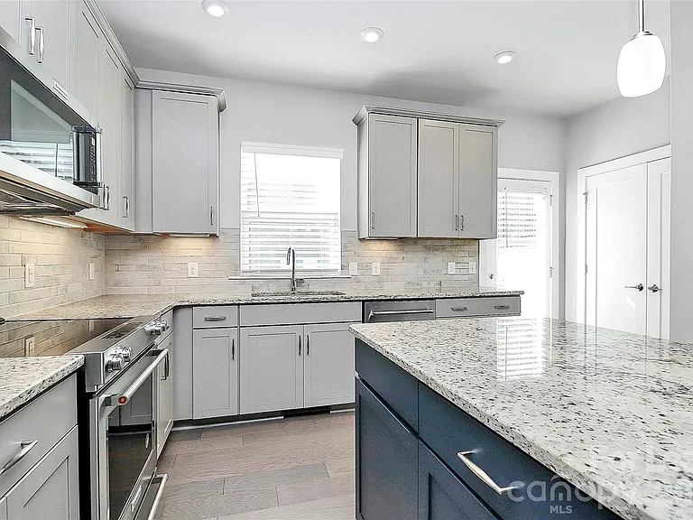 3726 Sky Haven Dr — Photo 10