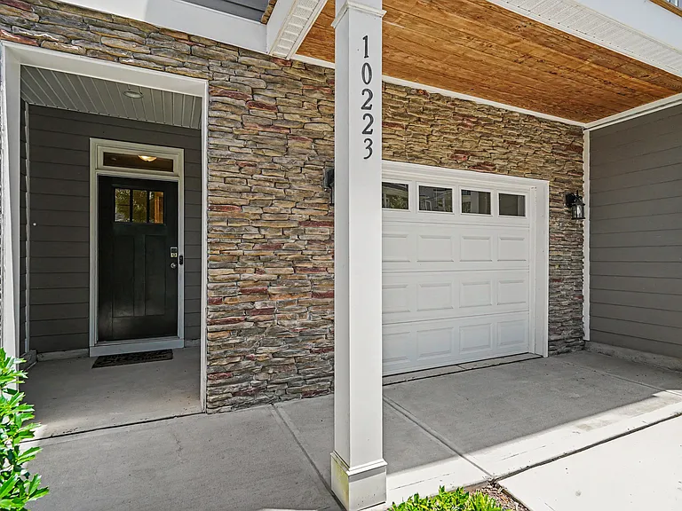 10223 Glenmere Creek Cir — Photo 4