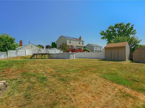2nd image of 4847 Tremont Dr