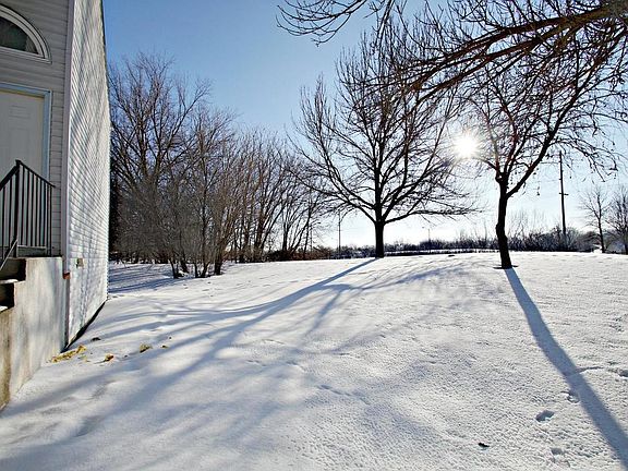 End unit with lots of green space