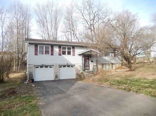 909 W Association St, Ellettsville, IN